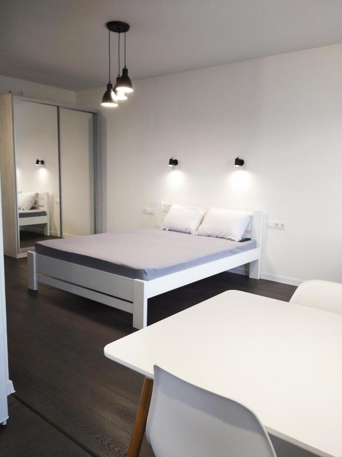 White Apartment ポルタヴァ エクステリア 写真