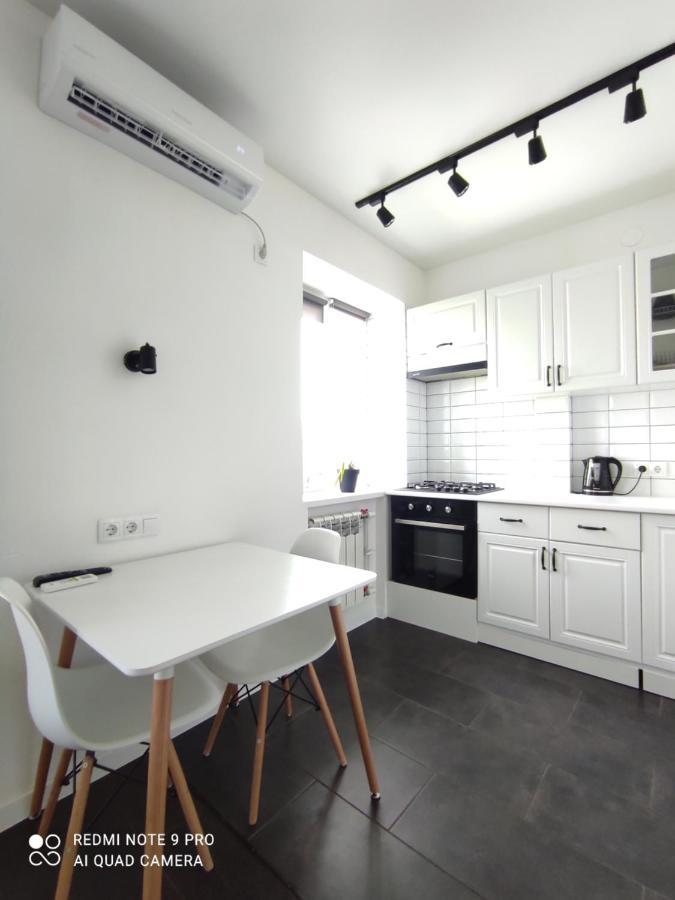 White Apartment ポルタヴァ エクステリア 写真